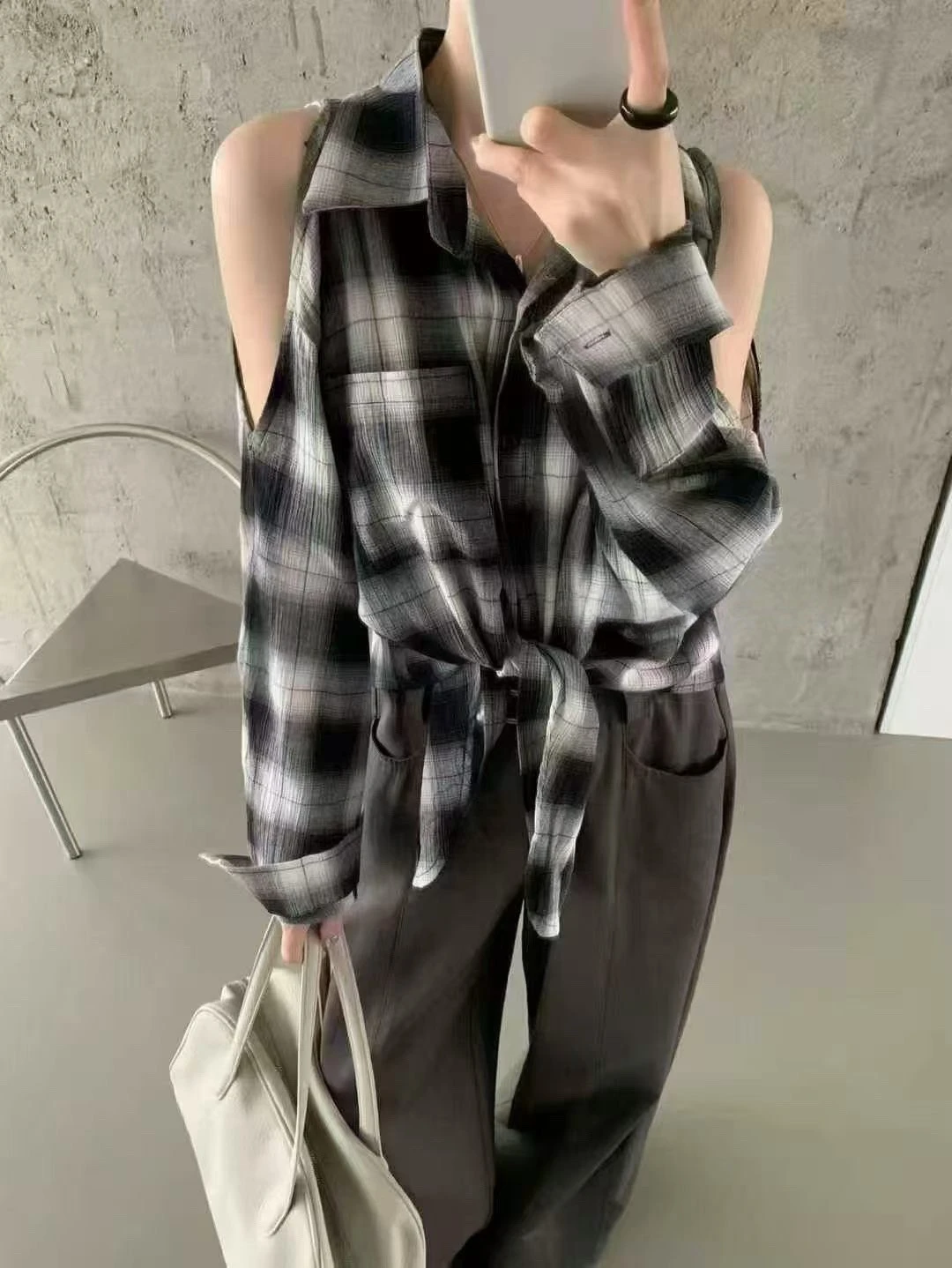 松茶可可挖肩格襯衫