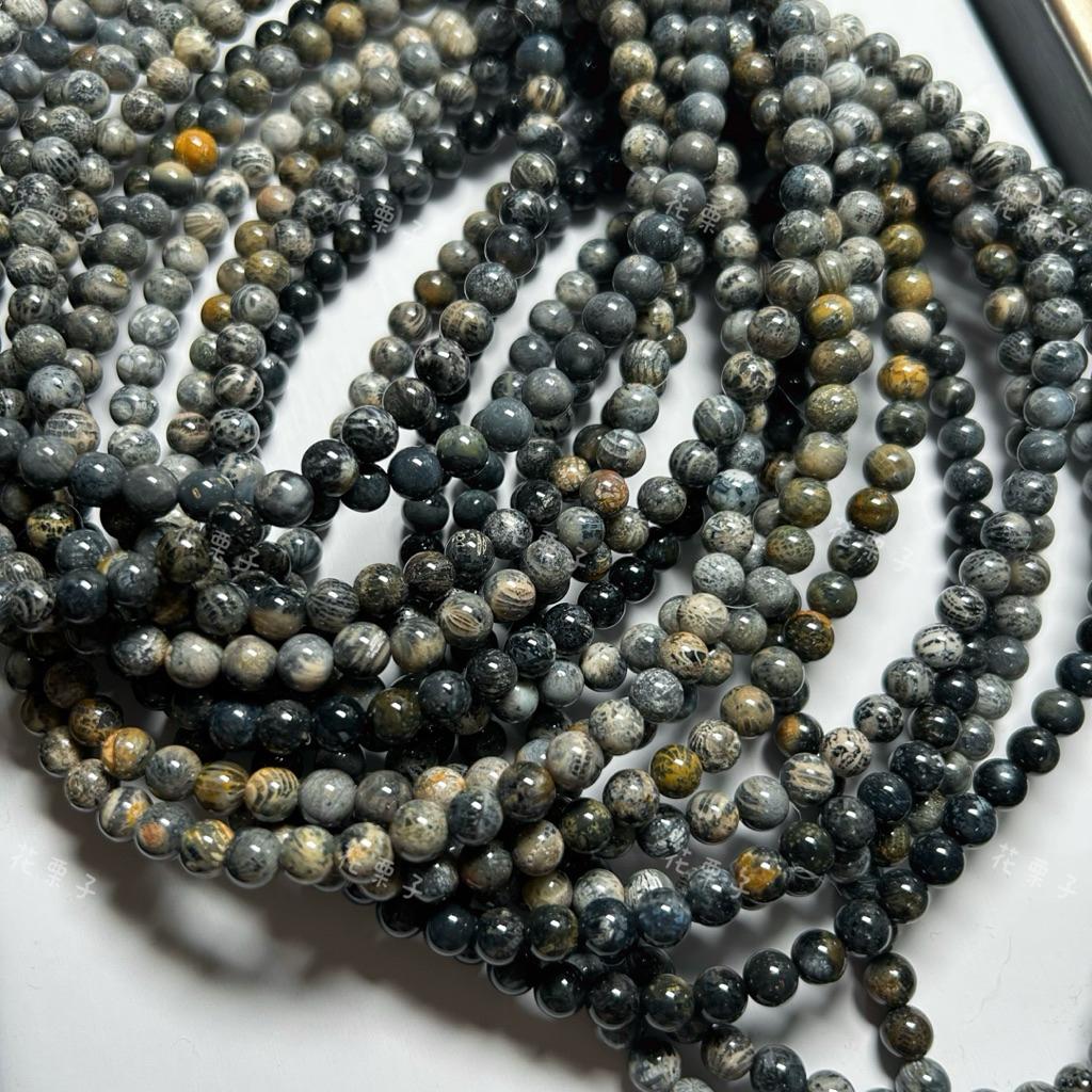 《花栗子精品寵王國》珊瑚玉黑花手串 通孔 配件 萌寵 雕刻 可愛 神佛 吊飾 車掛 耳環 手串 直播