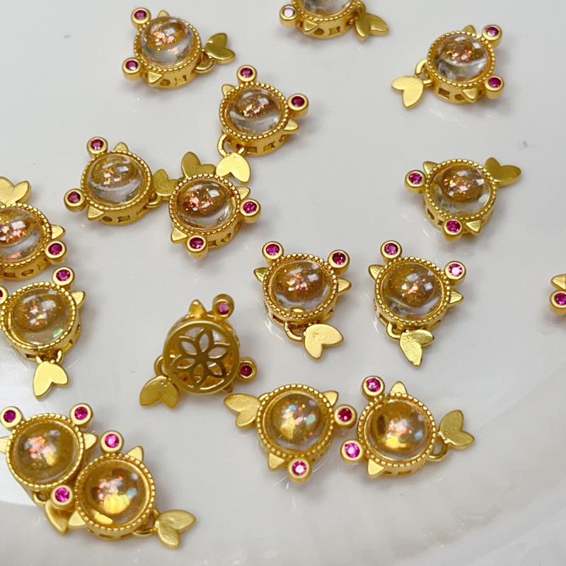 《花栗子精品寵珠寶殿》沙金A13 金魚 隔珠 保色 花托 萌寵 通孔 配件 手串 項鍊 手作 DIY 設計