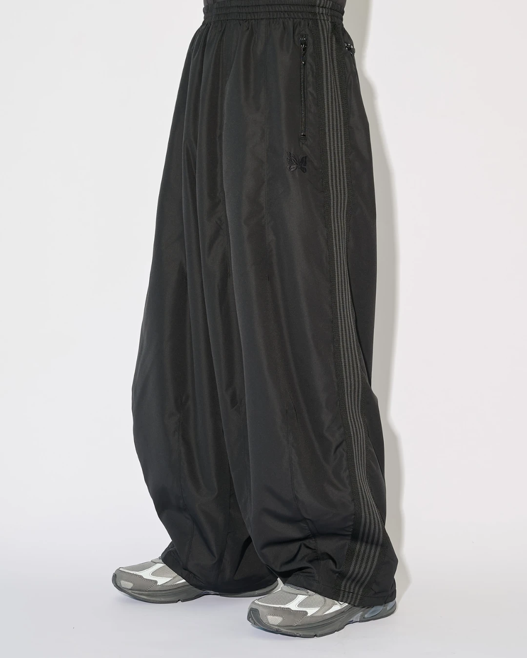 26AW NEEDLES x STUDIOUS 聯名別注款 H.D. Track Pant 運動寬褲｜Nylon Polyester｜BLACK 黑色