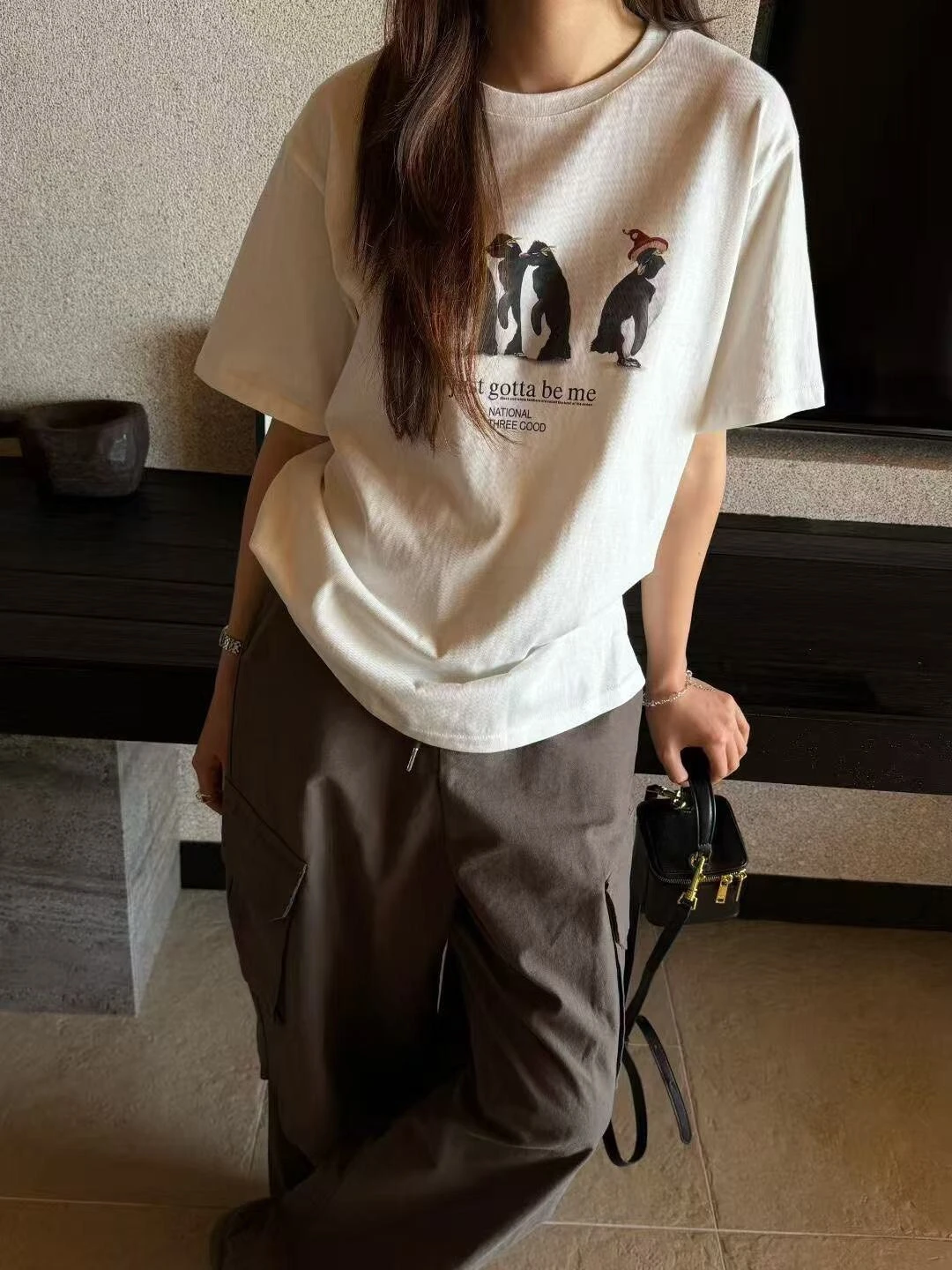 企鵝印花天絲竹節棉短袖上衣-白/花灰(現貨)