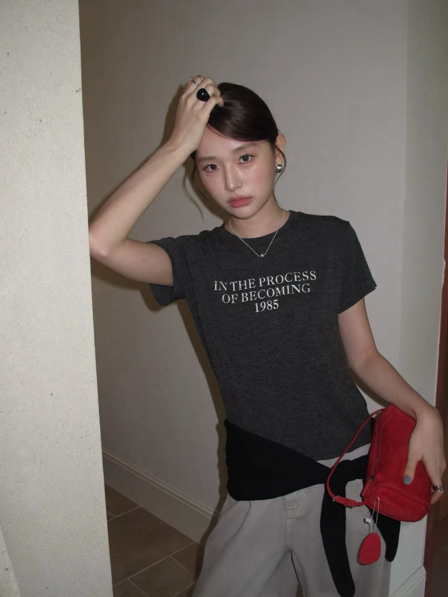 磨毛簡約字母短袖T SHIRT-米白/綠/淺灰/深灰(現貨)