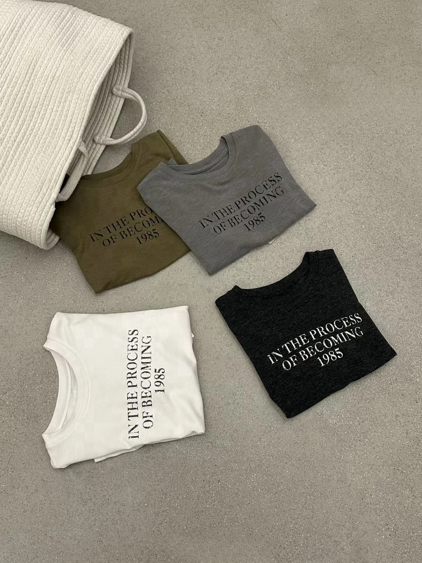 磨毛簡約字母短袖T SHIRT-米白/綠/淺灰/深灰(現貨)