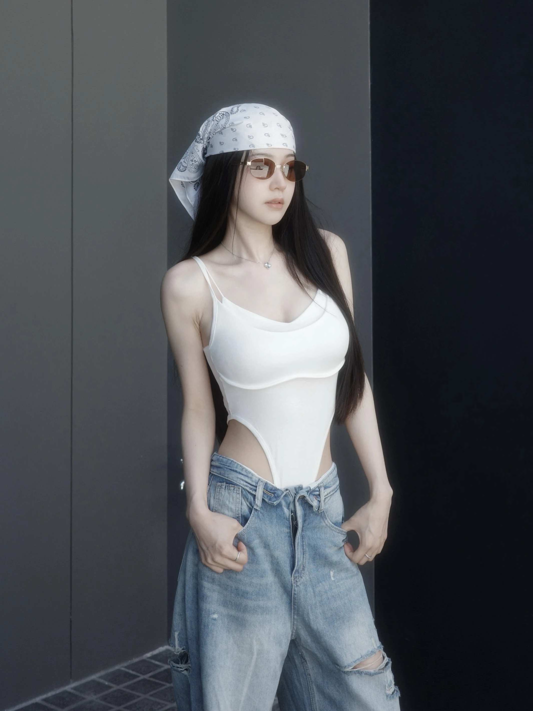 假兩件細肩美胸連體衣