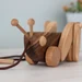 學步兒木製拖拉玩具（蟋蟀款) Wooden Grasshopper Pull and push toy on wheels