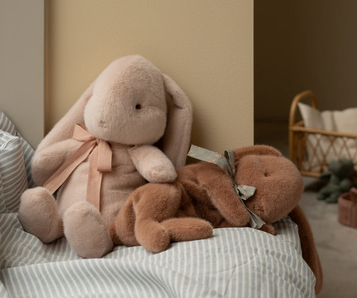 柔棕小睡睡兔兔（小）Sleeping bunny plush, Small - Soft brown