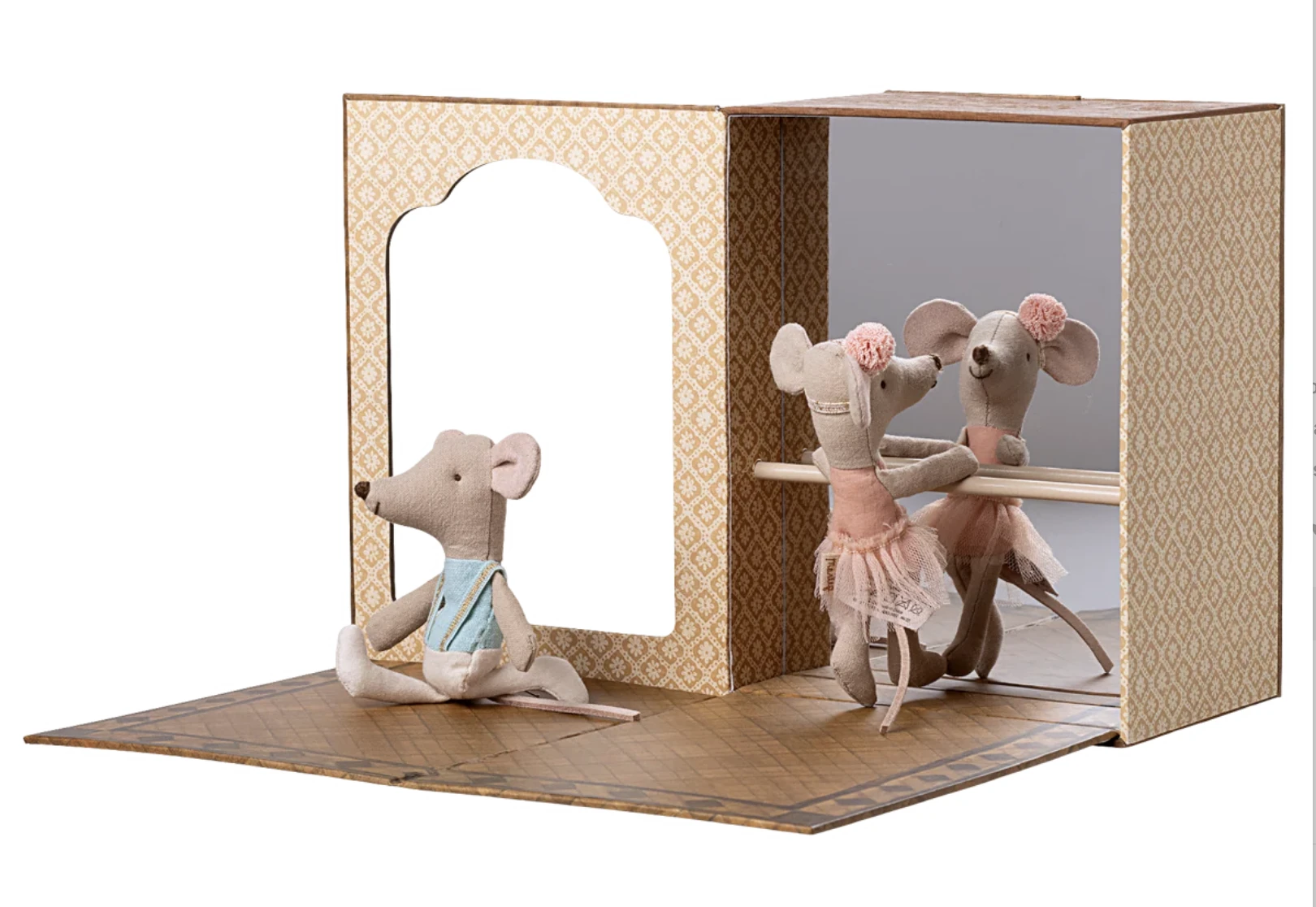 2025 新品芭蕾舞教室加小鼠 Ballet mice in dance studio, Little sister and brother