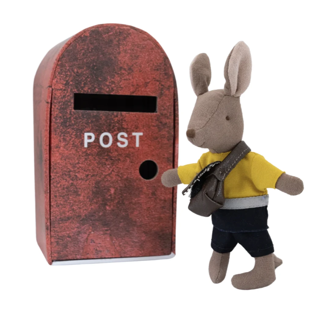 The Postie 郵差袋鼠娃娃｜附郵筒與郵差包（手部無磁吸）