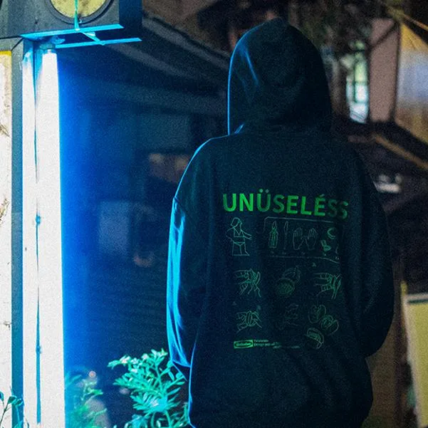 【 Unuseless 】宜呷檳榔 重磅寬版落肩帽T ( 黑 )
