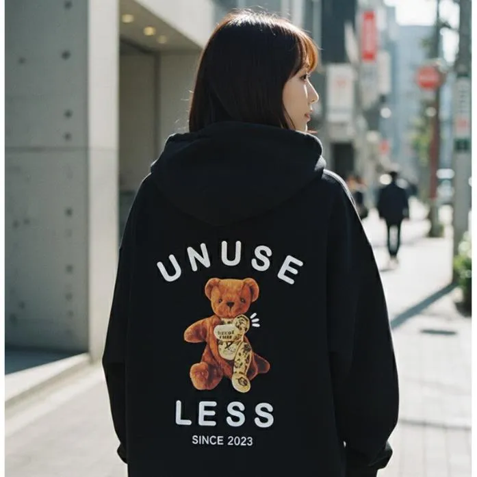 【 Unuseless 】下班的工讀生 寬版落肩帽T（ 黑 ）