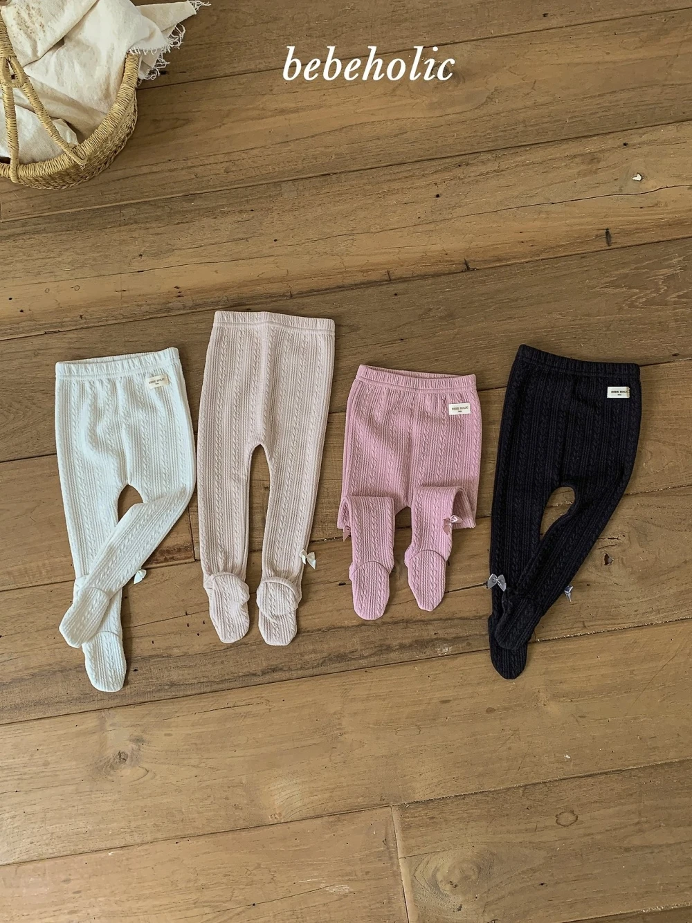 Bebe holic 緞帶包腳褲