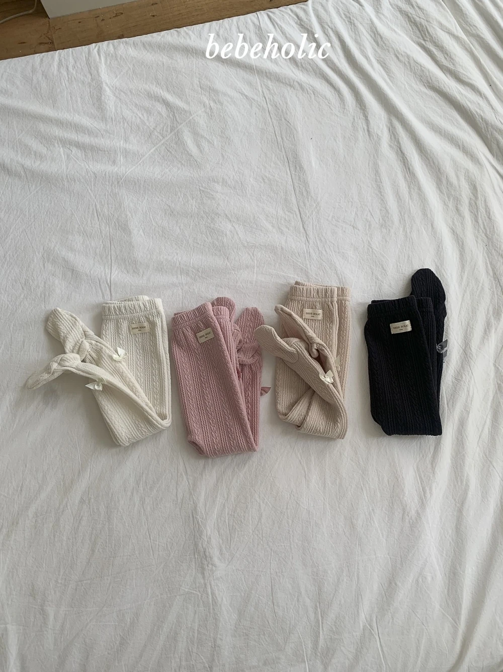 Bebe holic 緞帶包腳褲