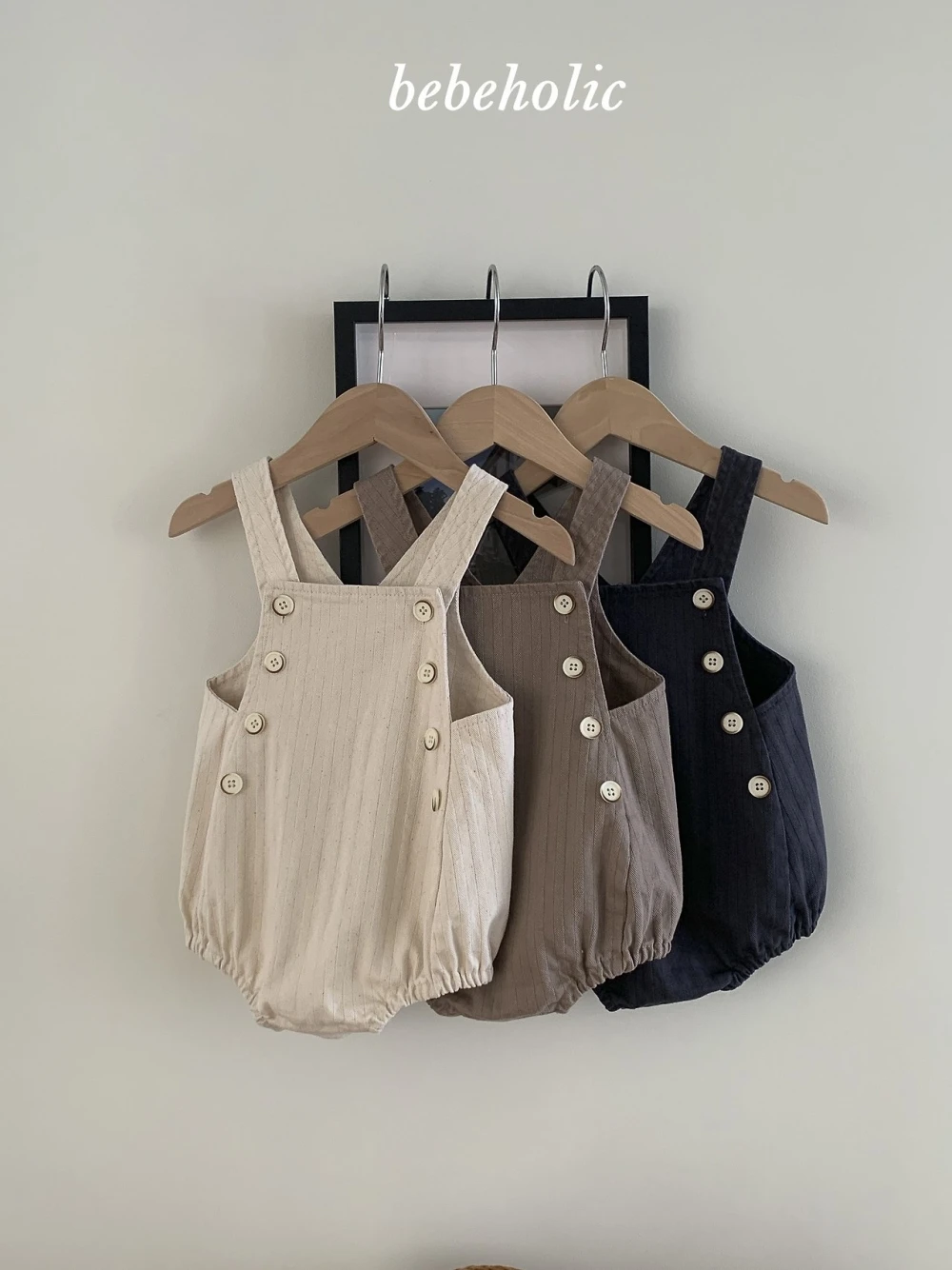 Bebe holic 木釦吊帶包屁衣