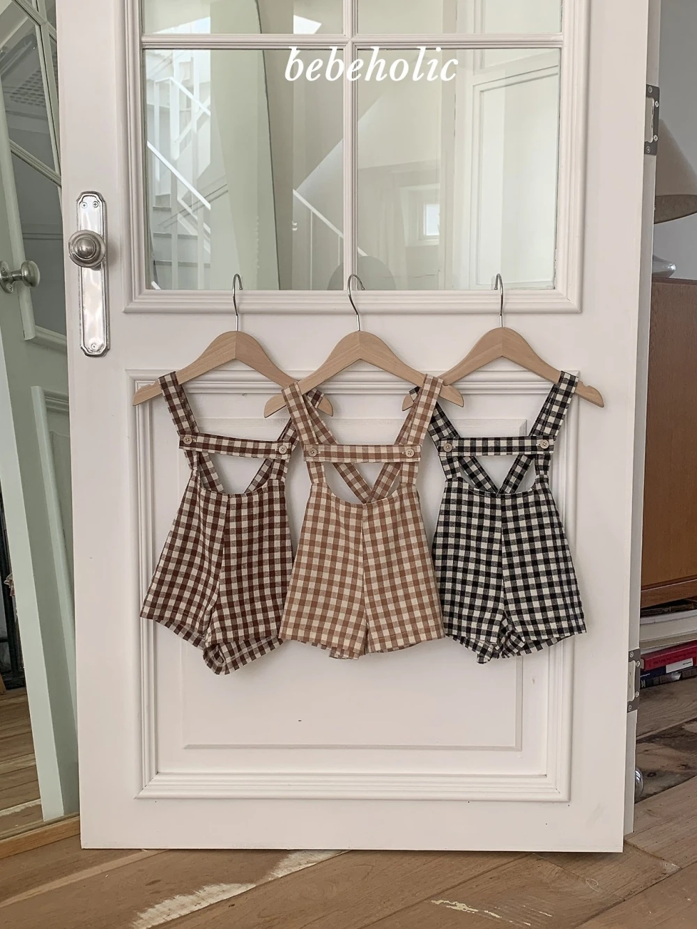Bebe holic 經典格紋吊帶短褲