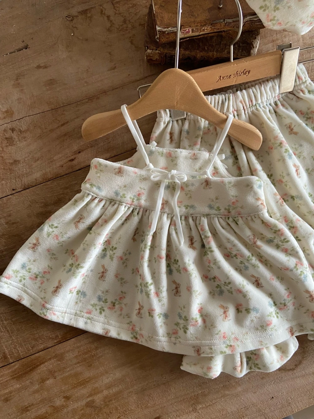 Anne Shirley 小兔花園荷葉套裝