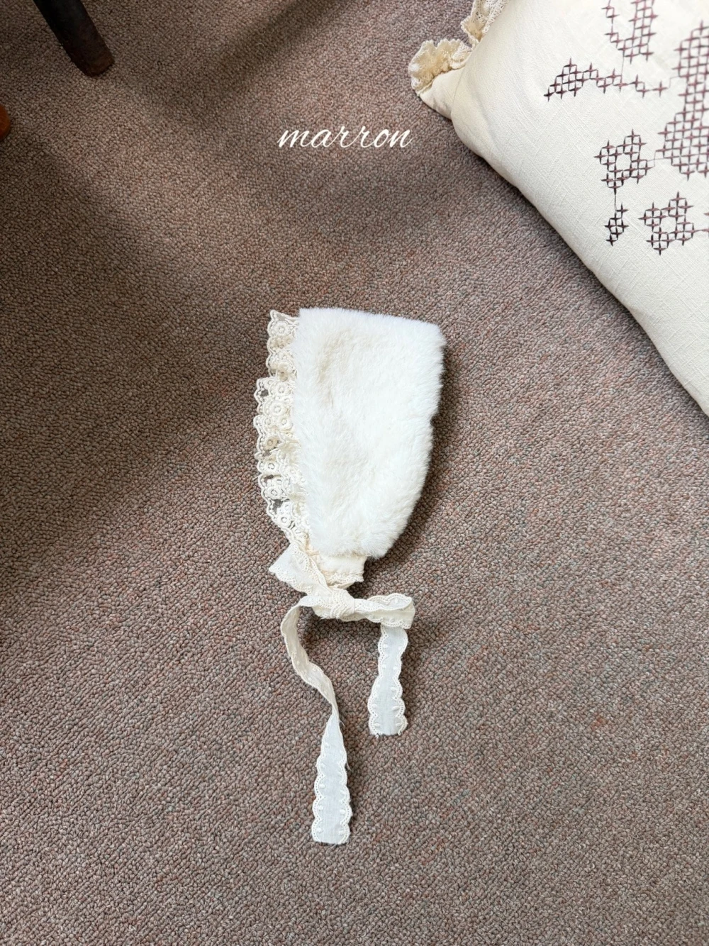 Marron 雪絨蕾絲髮帶