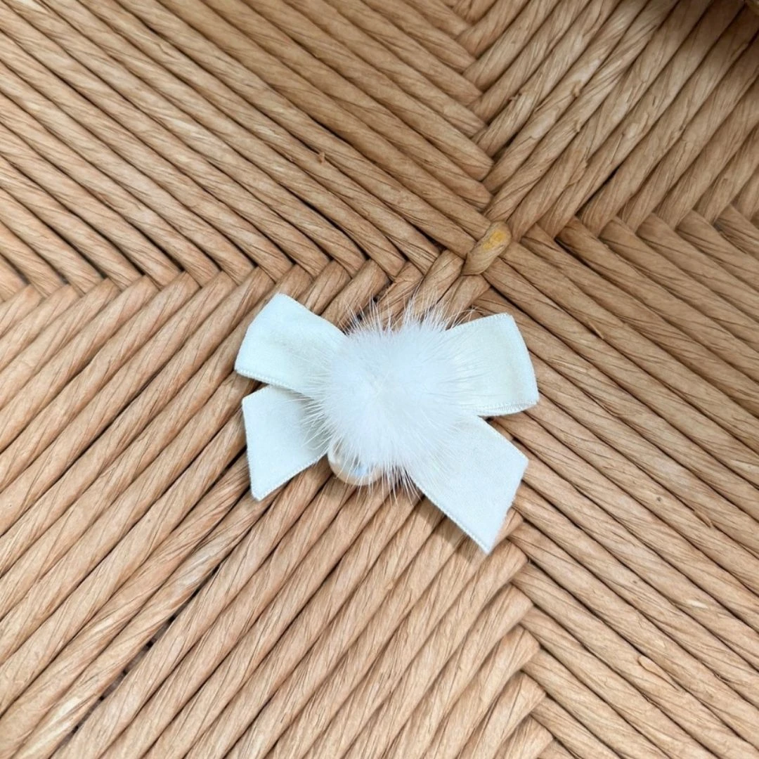 Marron 珍珠雪球蝴蝶結胸針