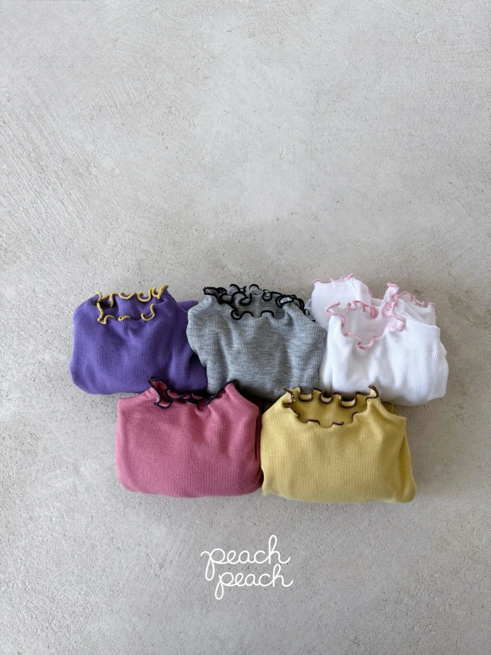 Peach peach 彩虹糖木耳邊上衣