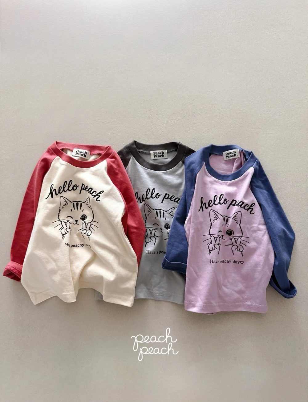 Peach peach Hello小貓撞色T恤