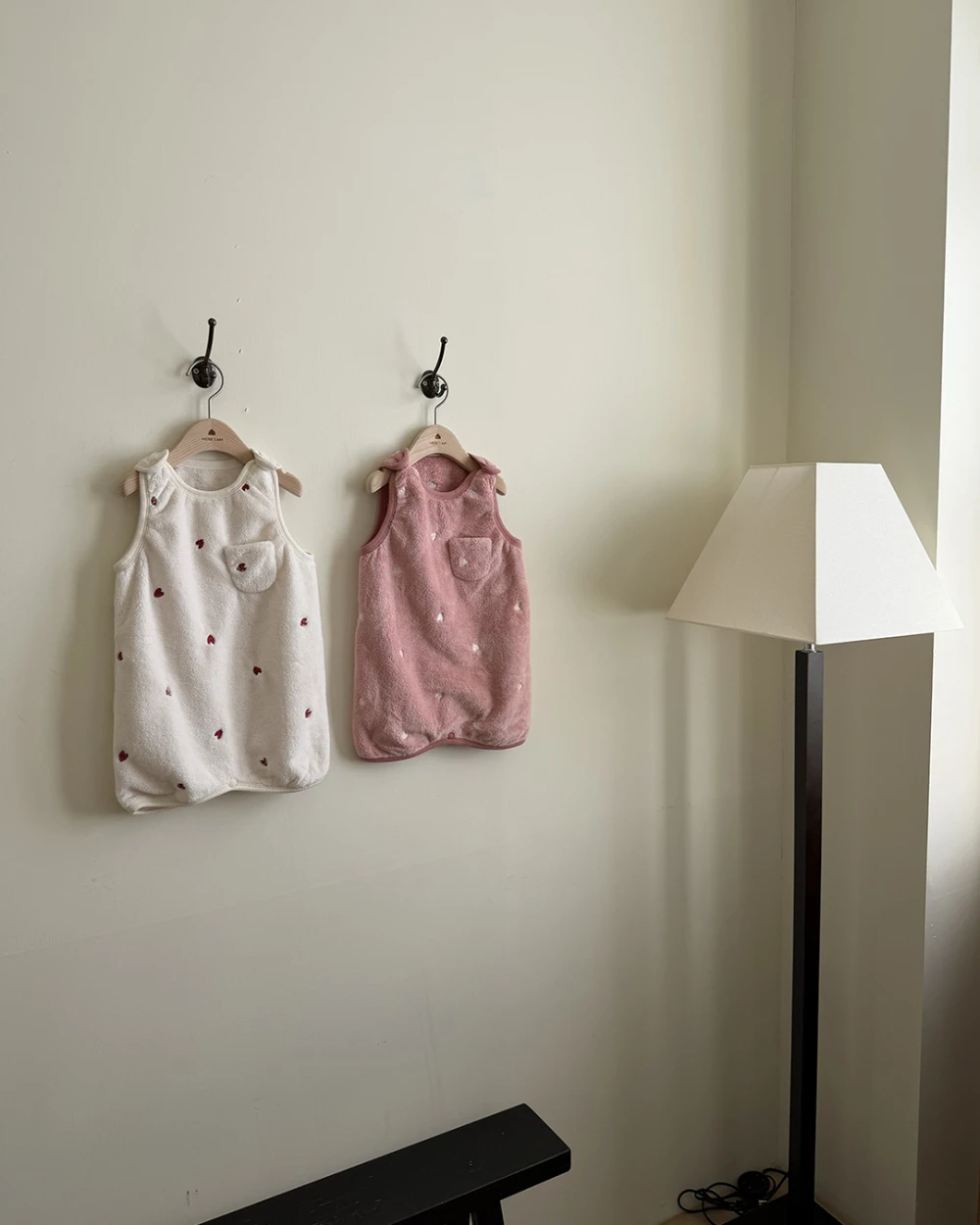 Here I am 超細纖維刺繡睡衣背心