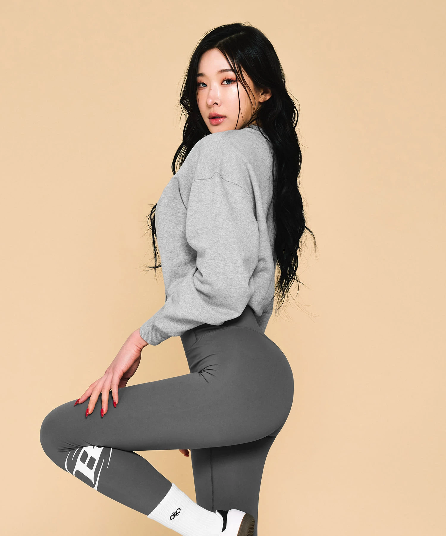 W SYMBOL B FLEECE LONG LEGGINGS [CHARCOAL]