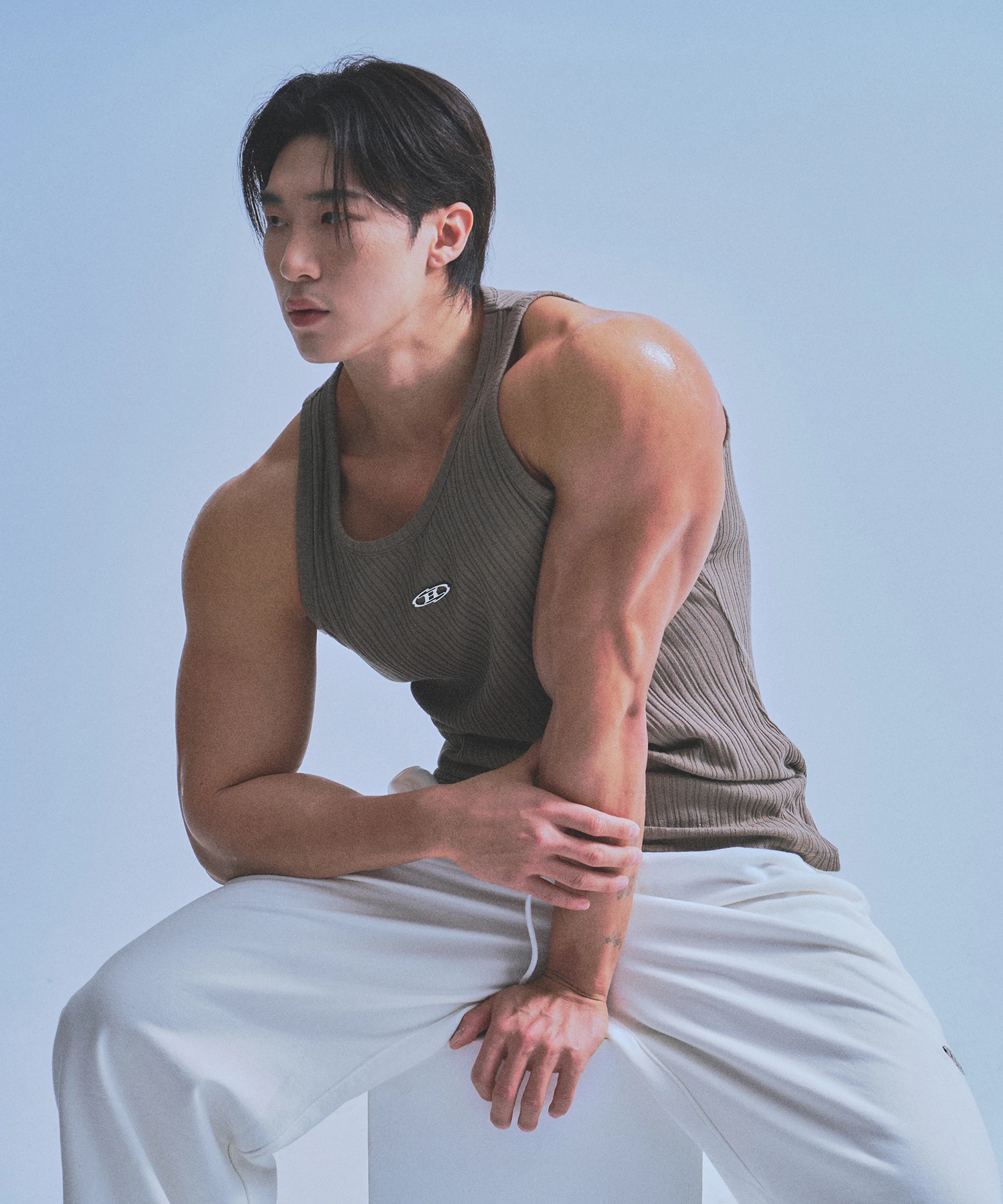 [大H pick] B PENDANT SLICE SLEEVELESS [KHAKI]