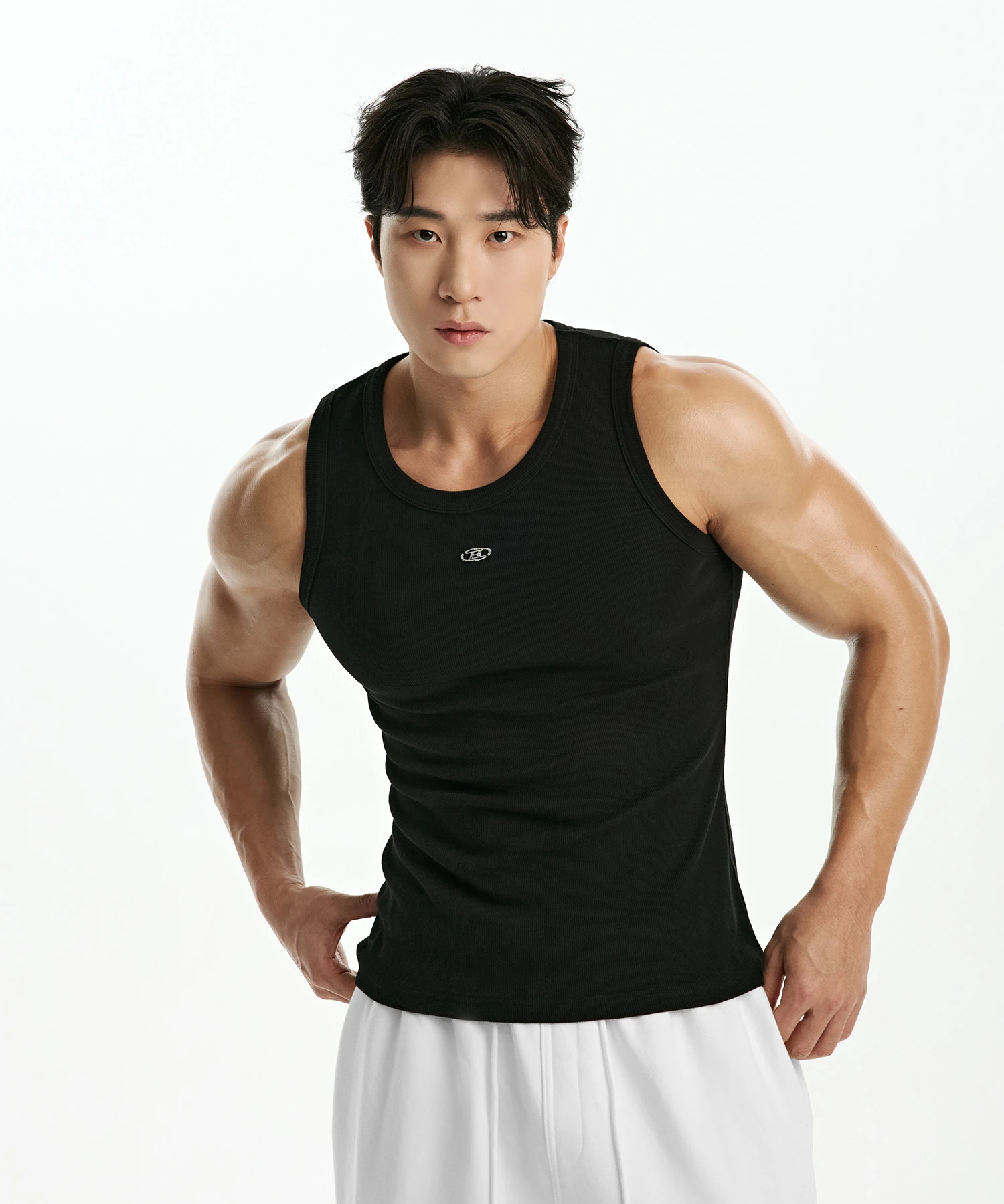 B PENDANT RIBBED SLEEVELESS [BLACK]
