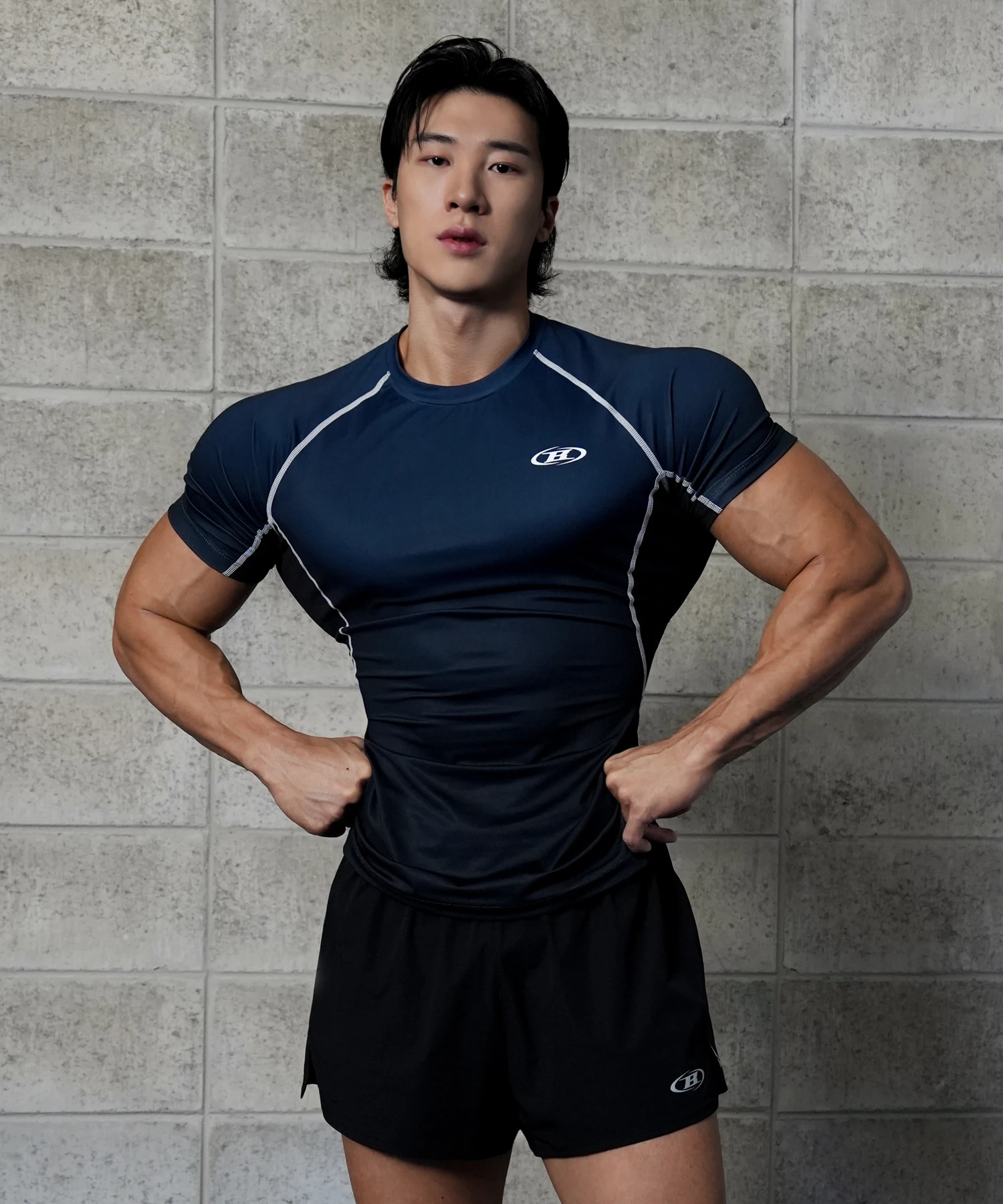 [우형재] WINNER SHOWMAN COMPRESSION SHORT SLEEVE [DARK NAVY]