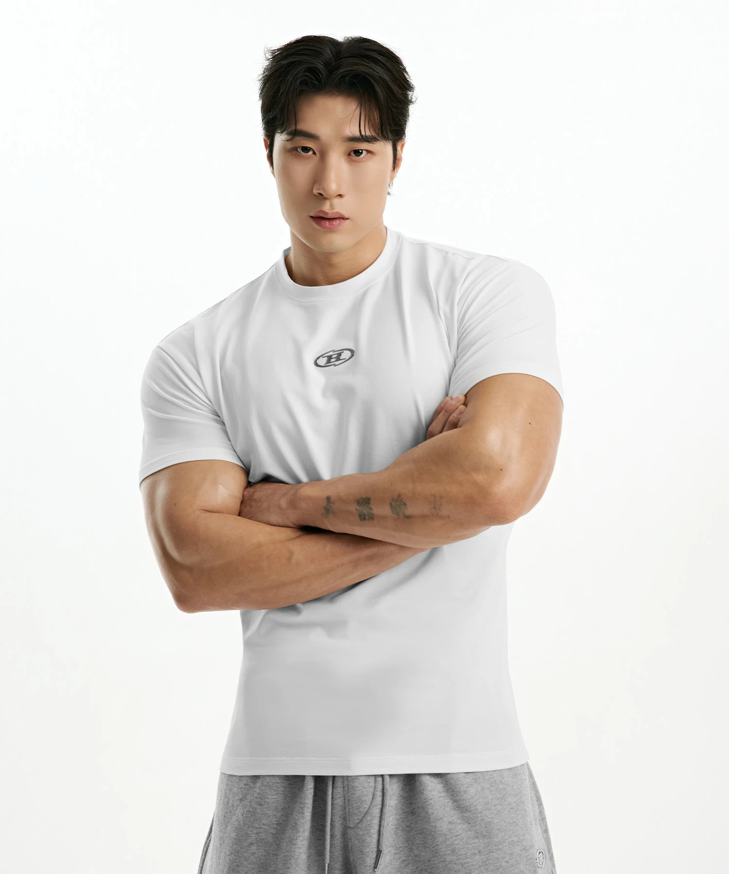 SILVER B LOGO MUSCLE FIT T-SHIRTS [WHITE]