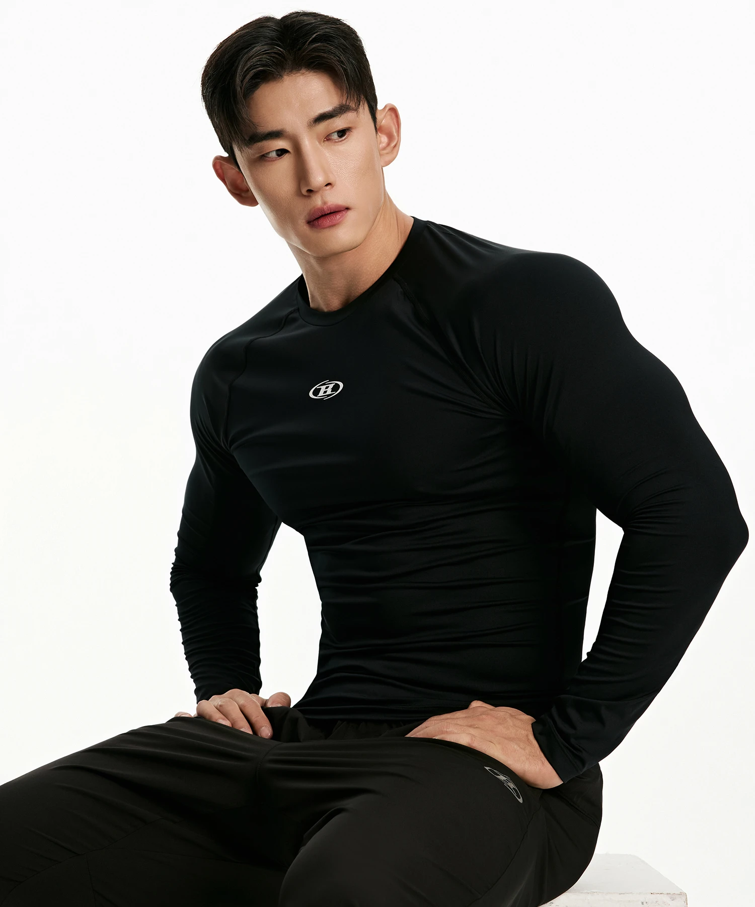 [大Hpick] SYMBOL B COMPRESSION LONG SLEEVE [BLACK]