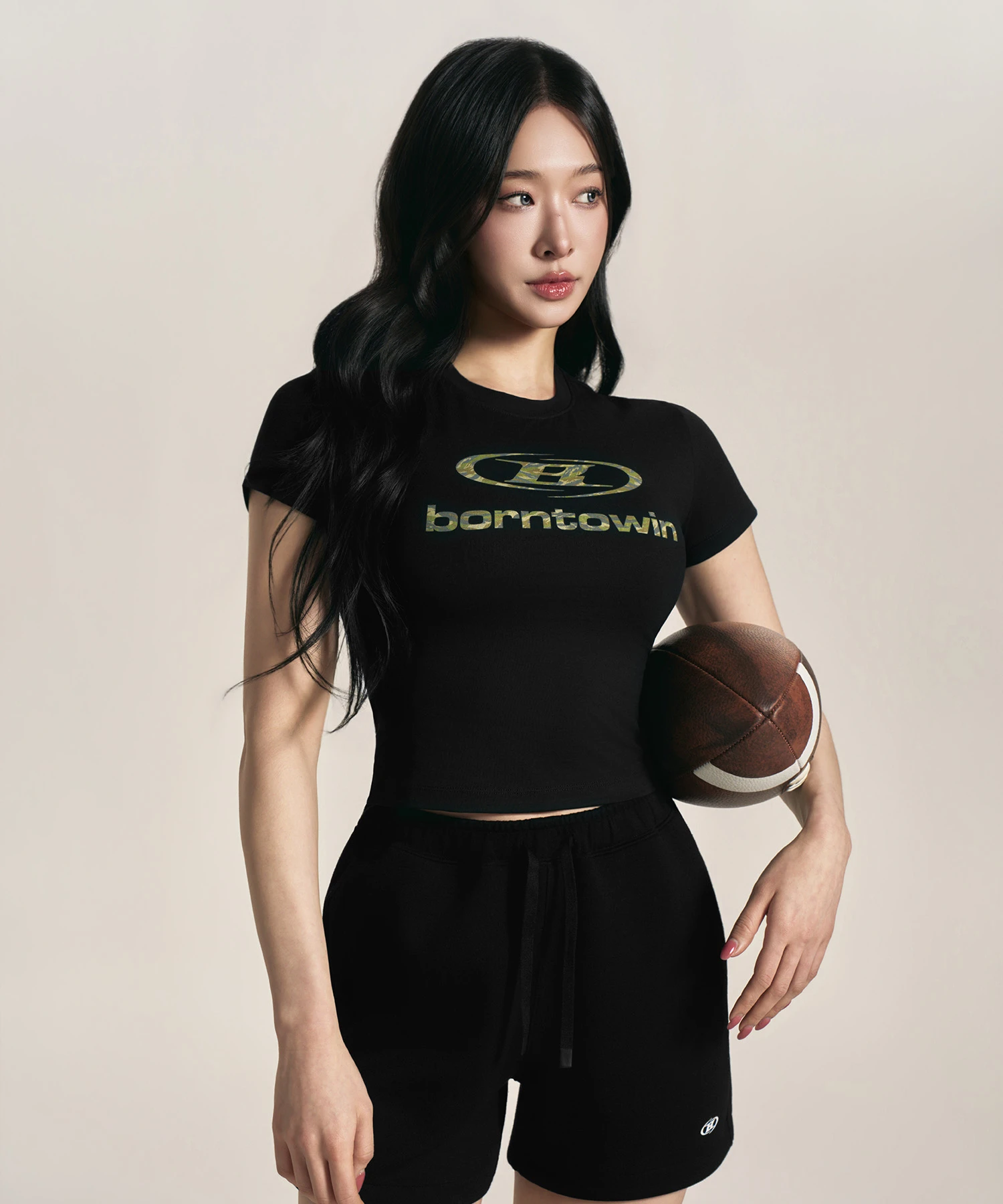 W CAMO SYMBOL B LOGO T-SHIRTS [BLACK]