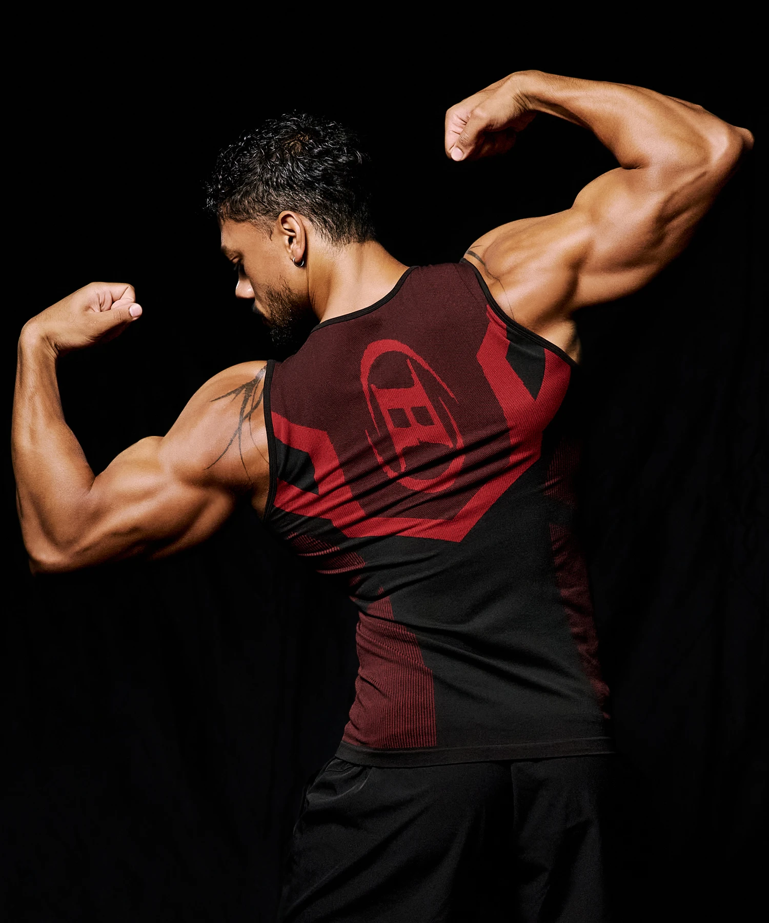 BRN ECLIPSE SEAMLESS SLEEVELESS [ RED ]