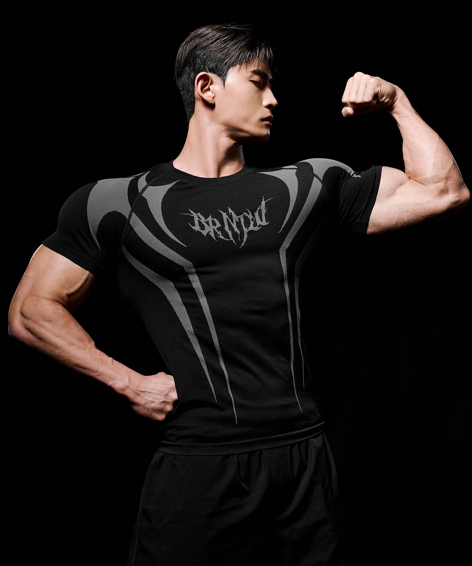 TRIBAL ECLIPSE SEAMLESS SHORT SLEEVE [BLACK]