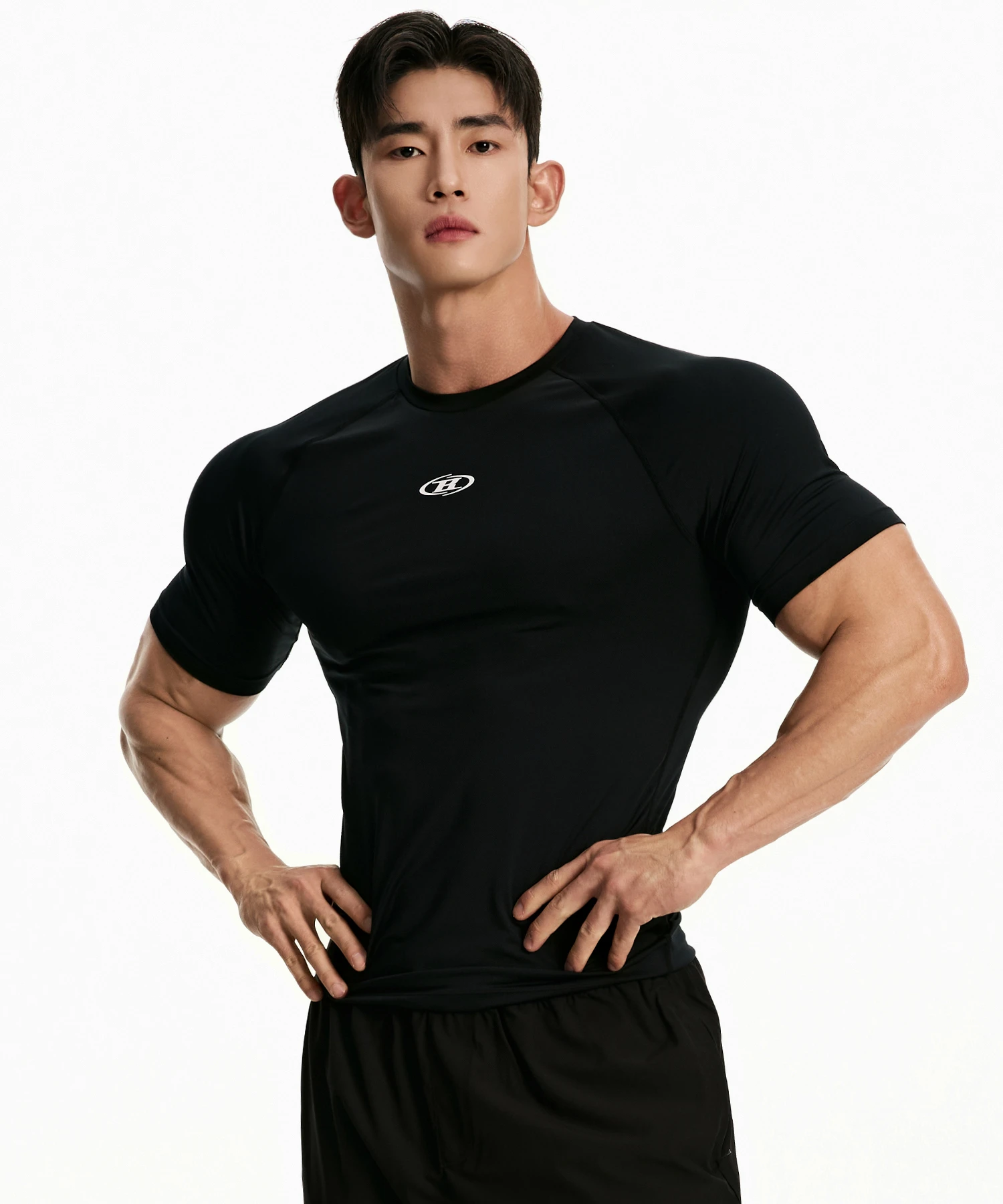 [大H pick] SYMBOL B COMPRESSION SHORT SLEEVE [BLACK]