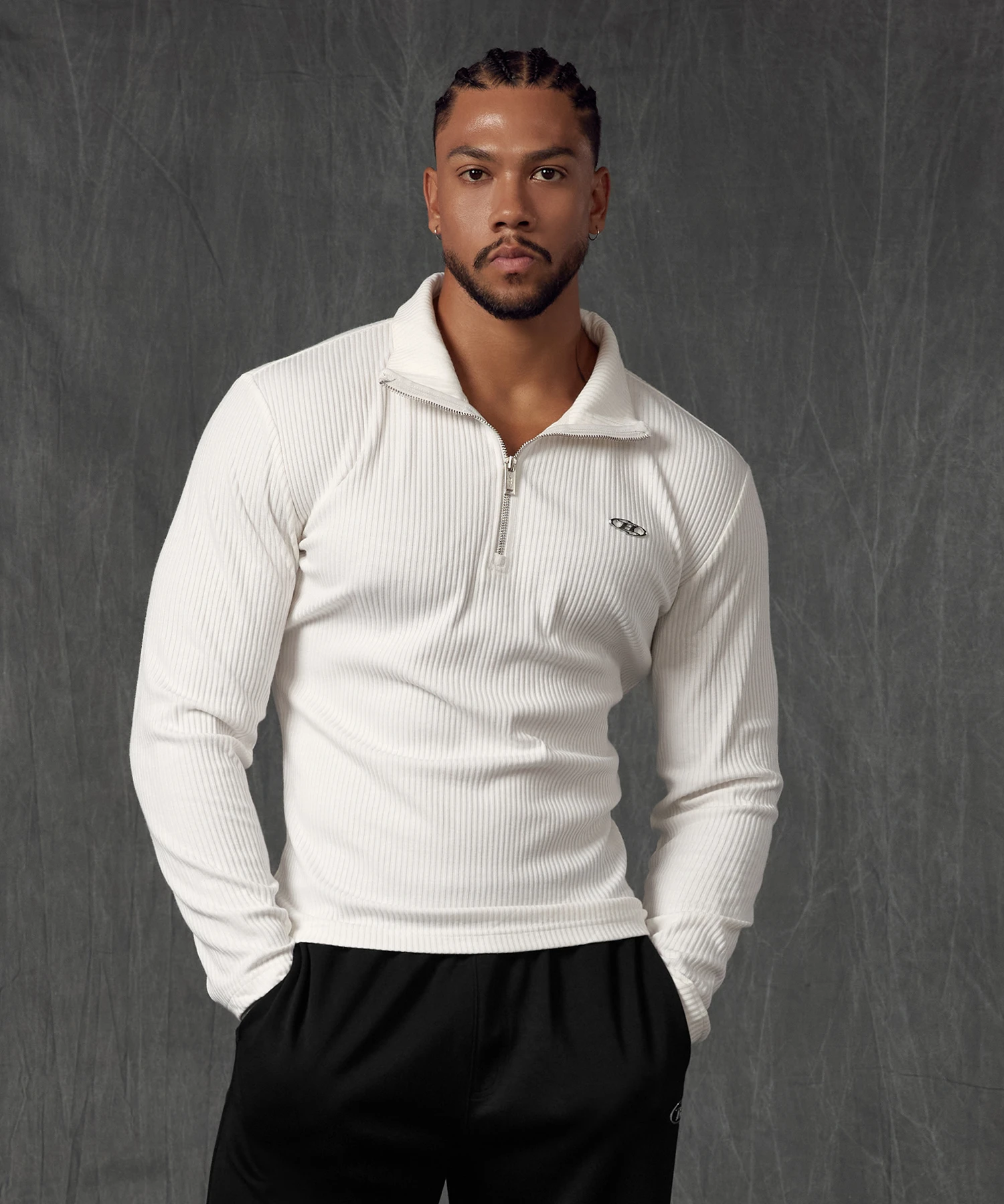 B PENDANT RIBBED HALF ZIP-UP LONG SLEEVE [WHITE]