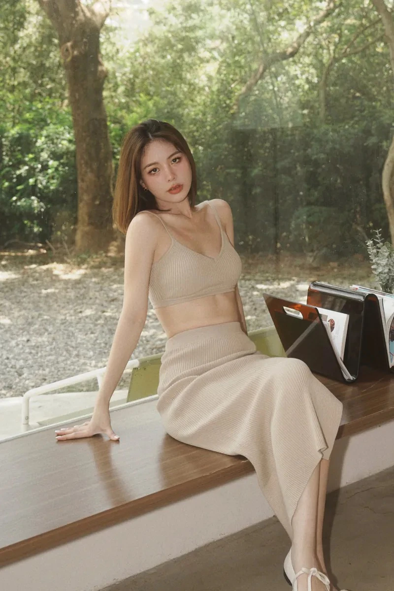 Hourglass Knit Skirt