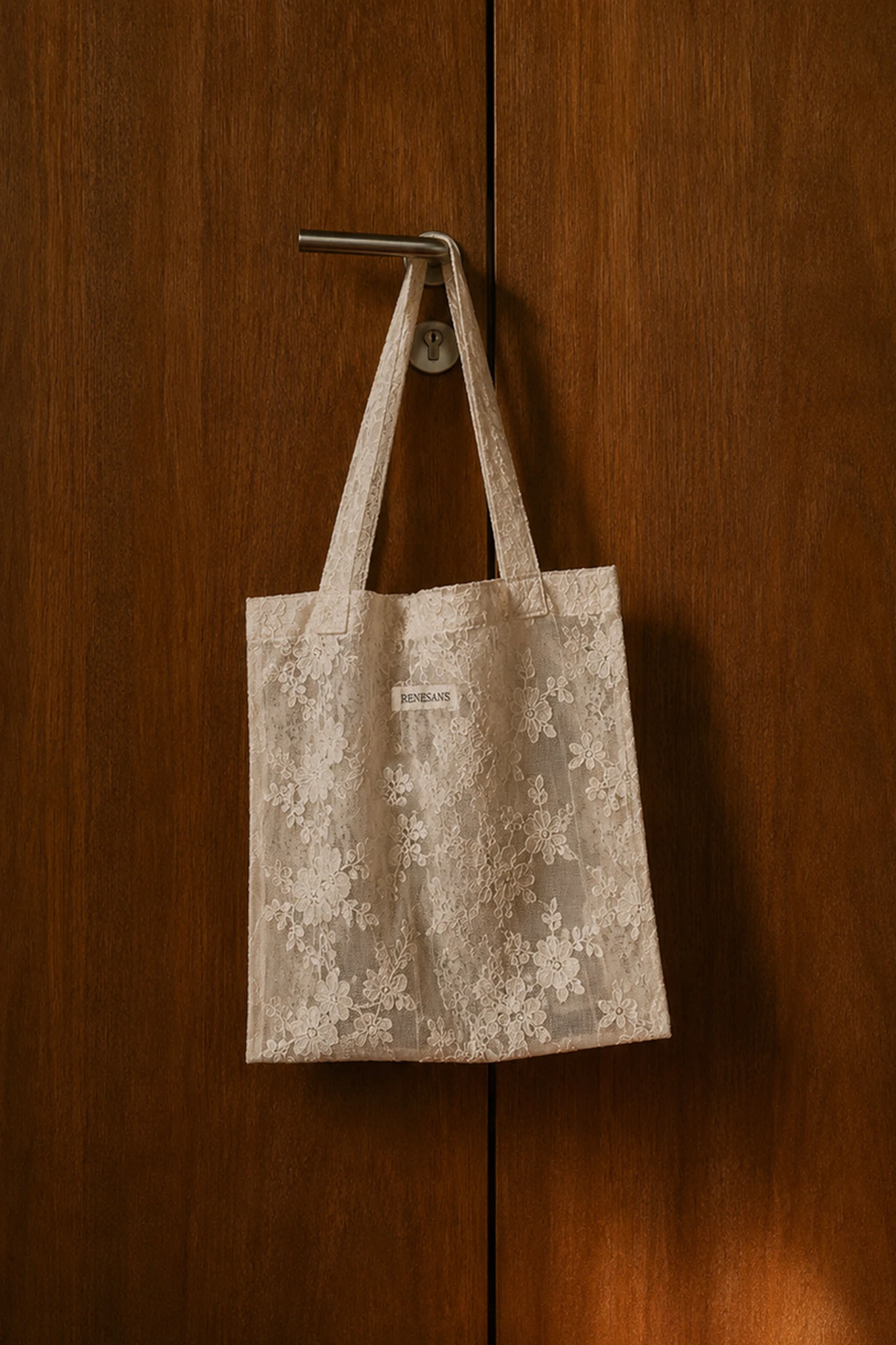 Lacy Dreamer Tote - Beige