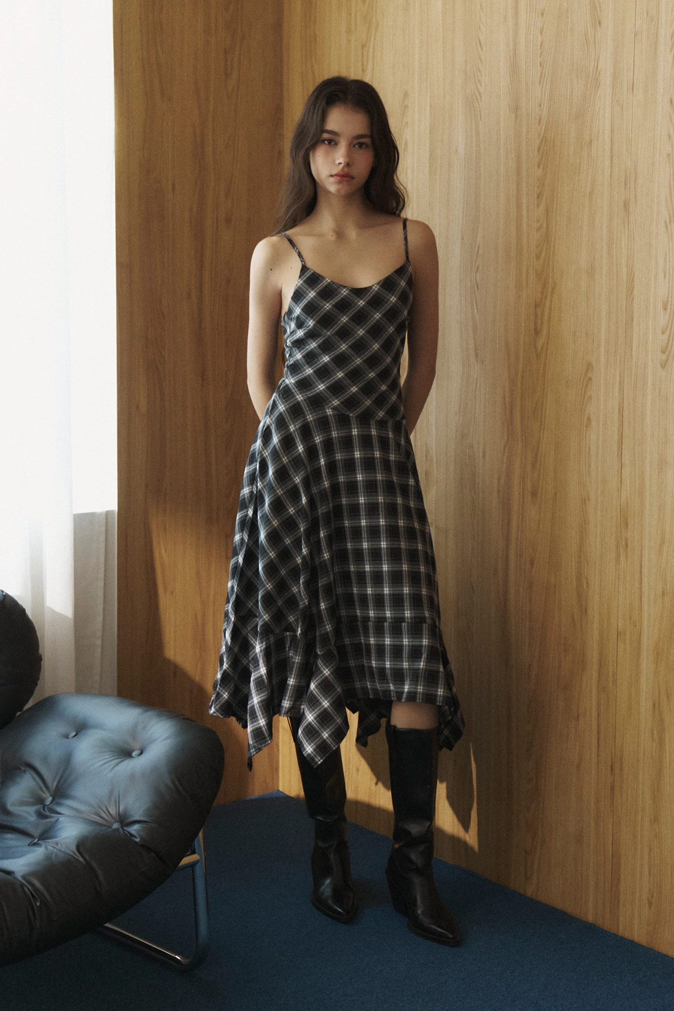 Out-plaid Dress - Black