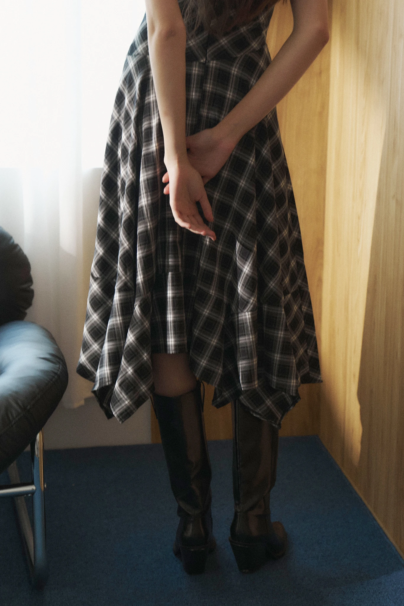 Out-plaid Dress - Black