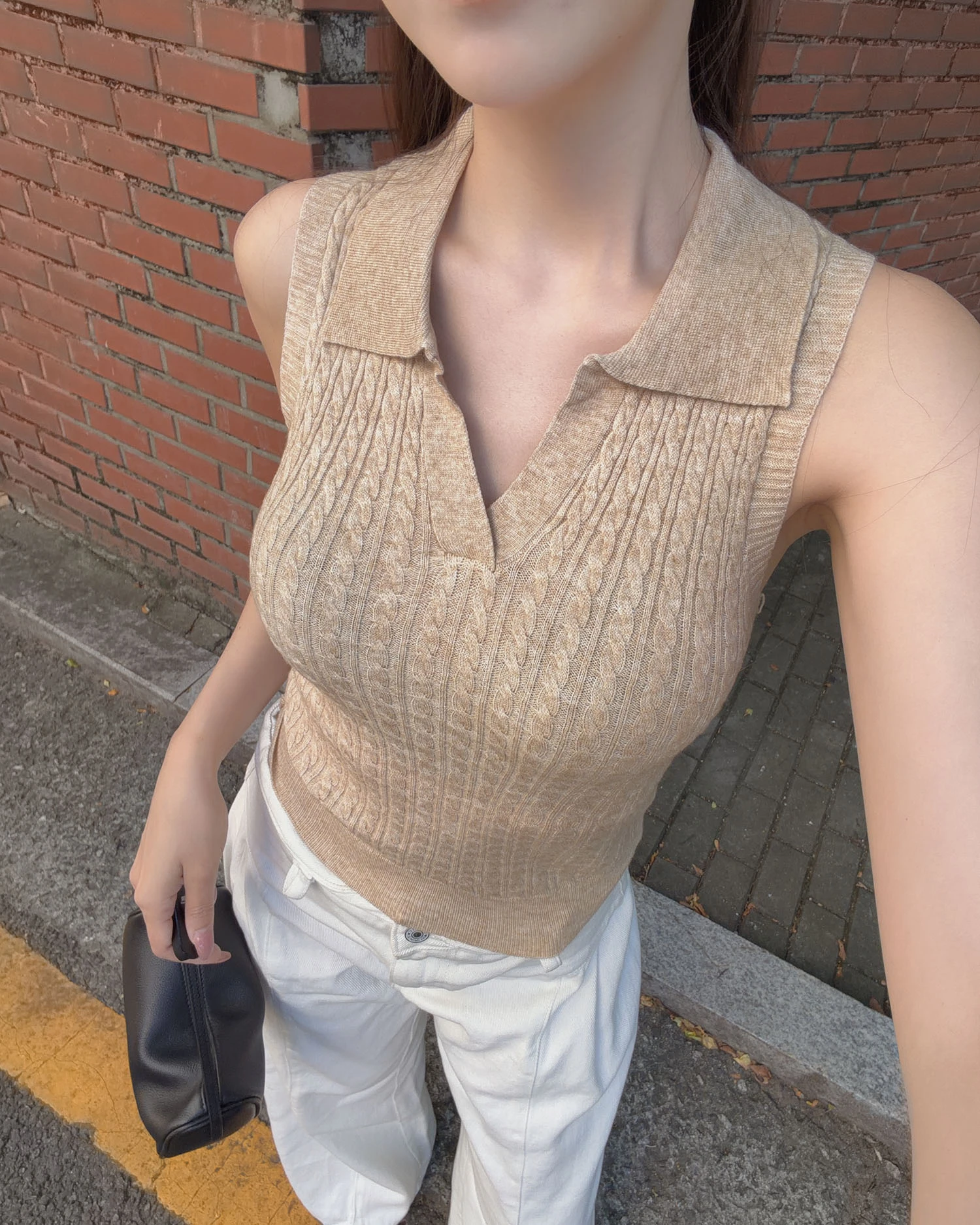 T9014 麻花捲翻領背心 / 奶茶