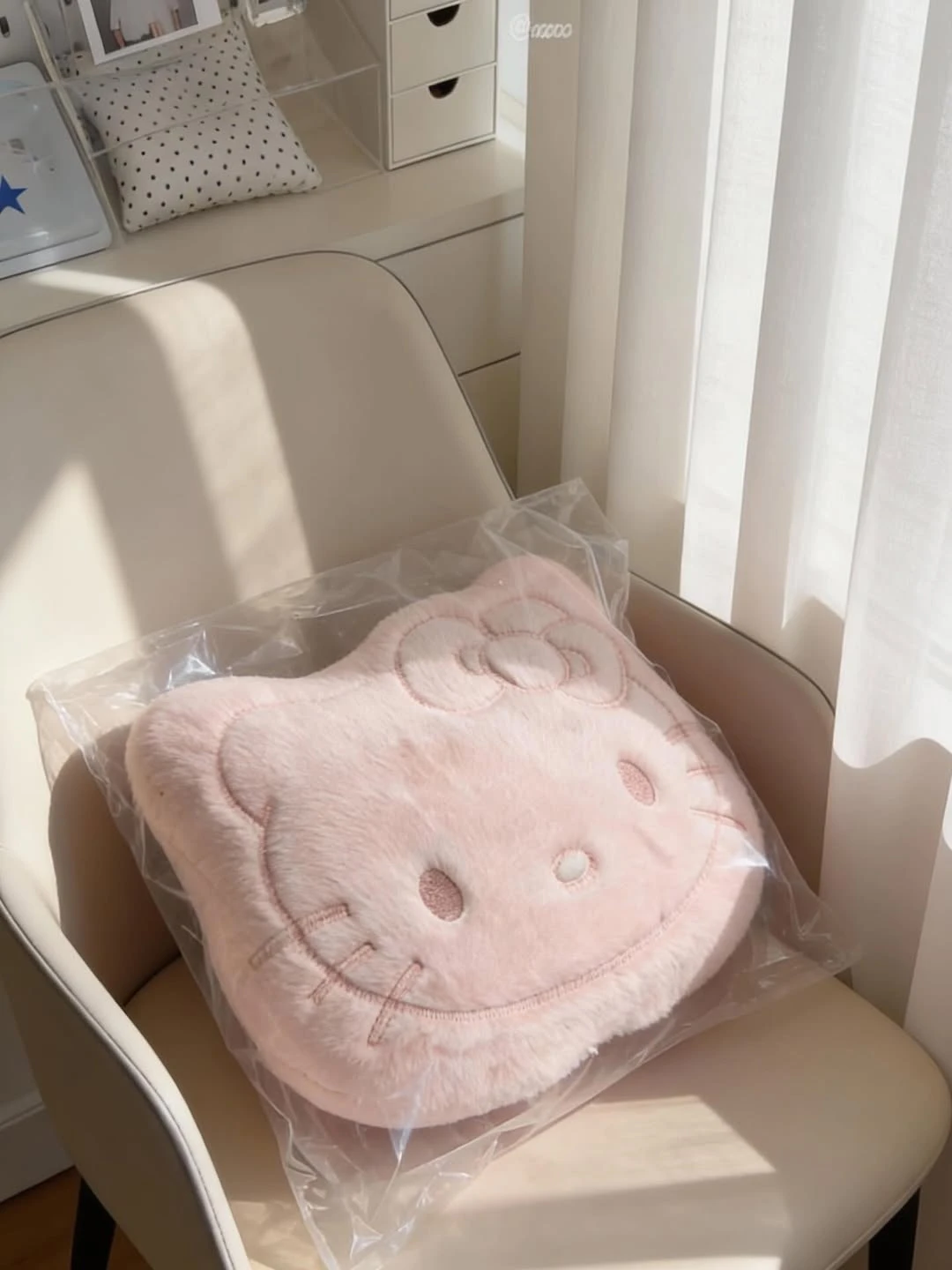三麗鷗家族Hello Kitty頭型抱枕