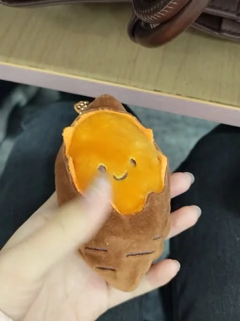熱騰騰烤蕃薯毛絨吊飾