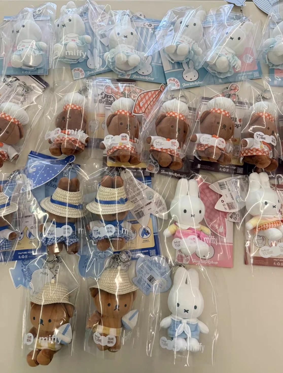 米菲果醬工坊吊飾+絲巾