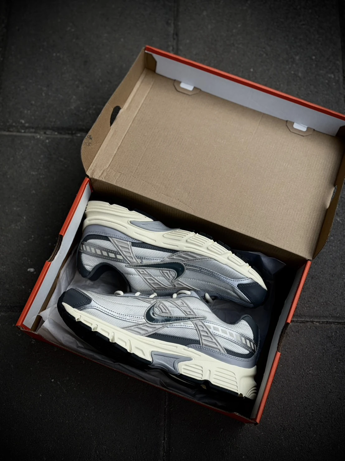 Nike Initiator 男鞋 灰 米 復古 老爹鞋 運動鞋 HQ1179-001