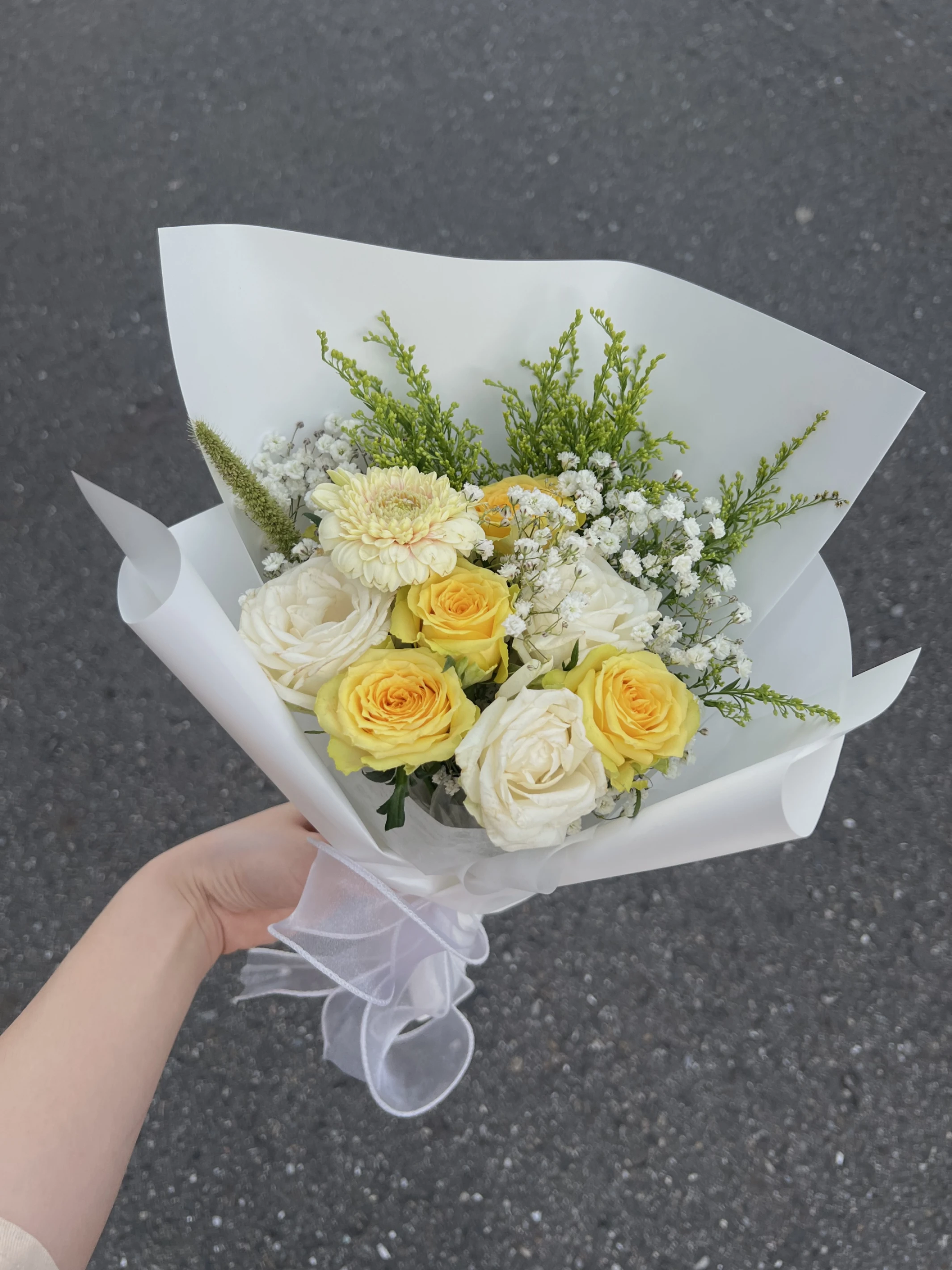 白色系鮮花花束