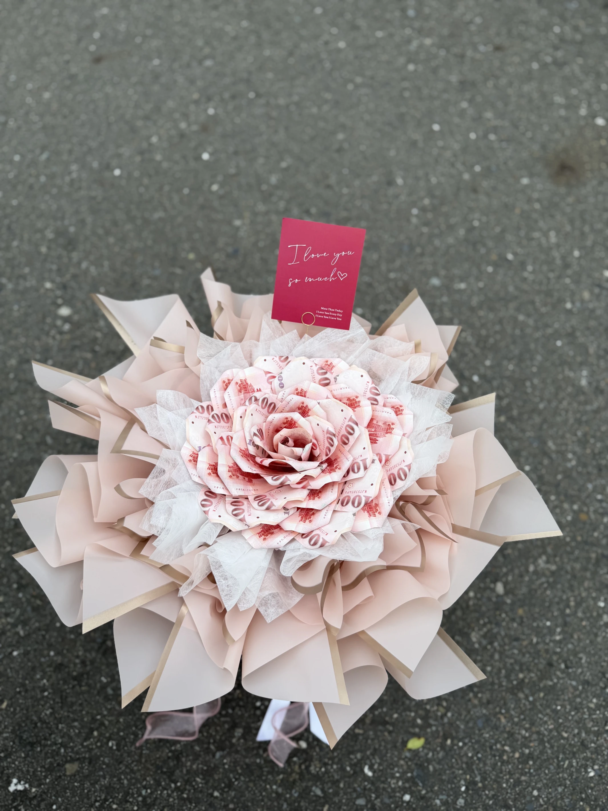 小浮誇山茶花鈔票花束