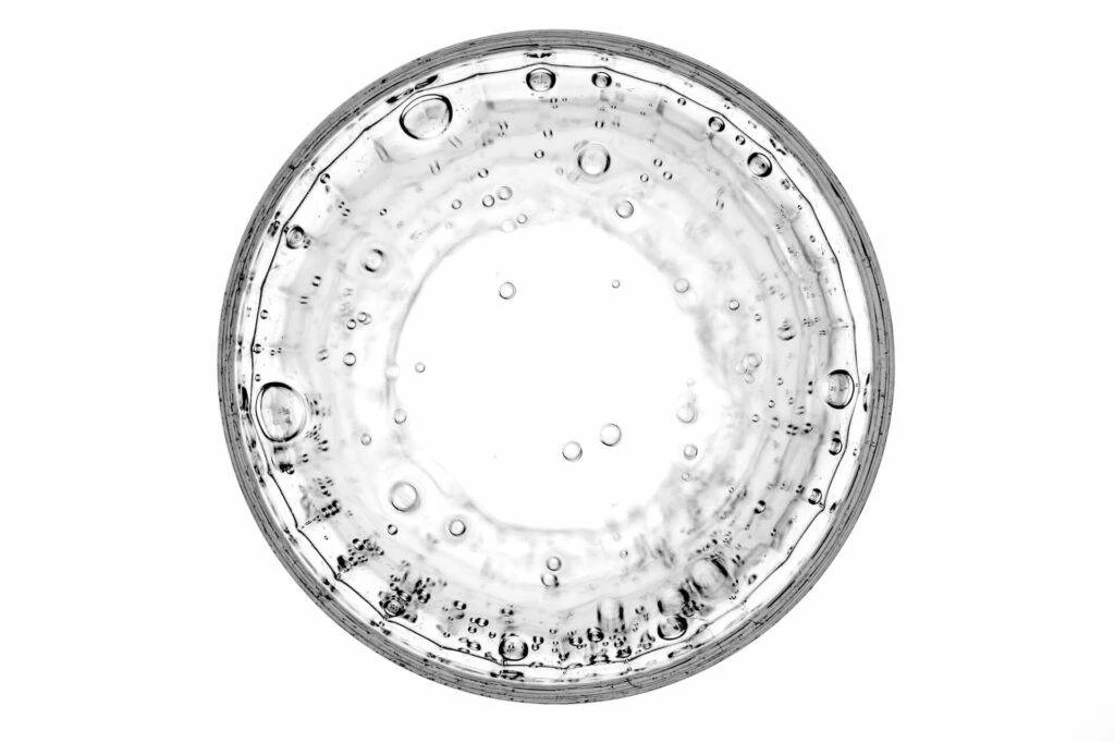 玻尿酸是一種無色、無味，具有高度黏性和吸水性的物質