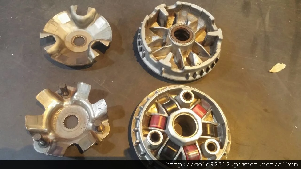 機車 CVT 傳動普利盤組 Variator 結構與普利珠離心力作動原理分析圖