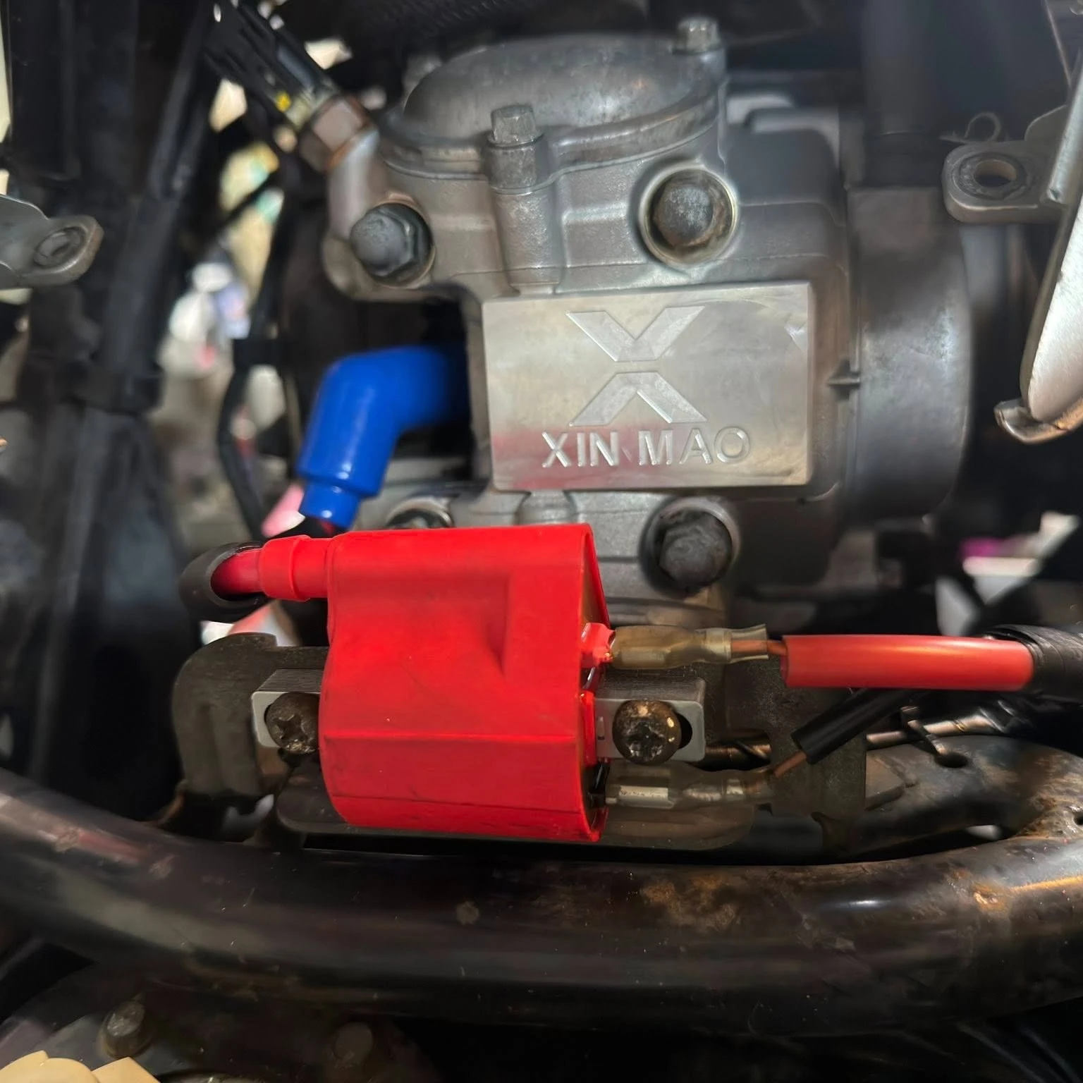 機車引擎強化點火系統愛台灣考爾與美國MSD電容接地矽導線總成圖，展示終極點火解決方案