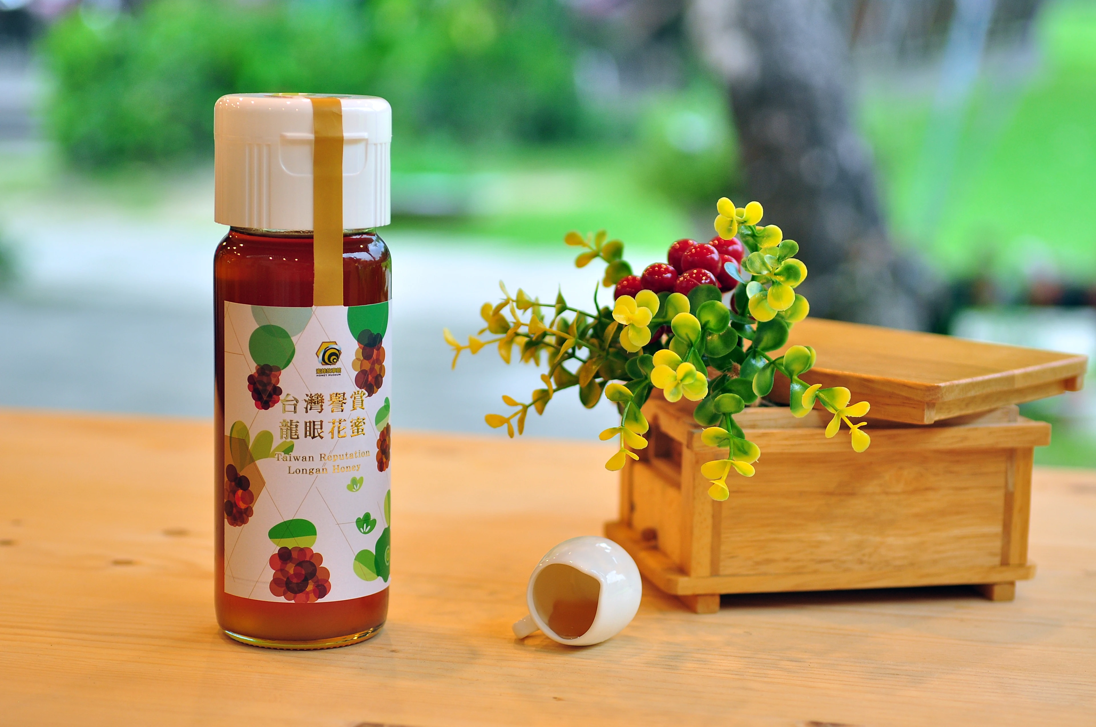 蜜蜂故事館｜台灣譽賞龍眼花蜜禮盒 430g【常溫】